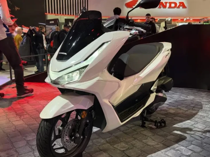 Honda PCX 2025: Skutik...