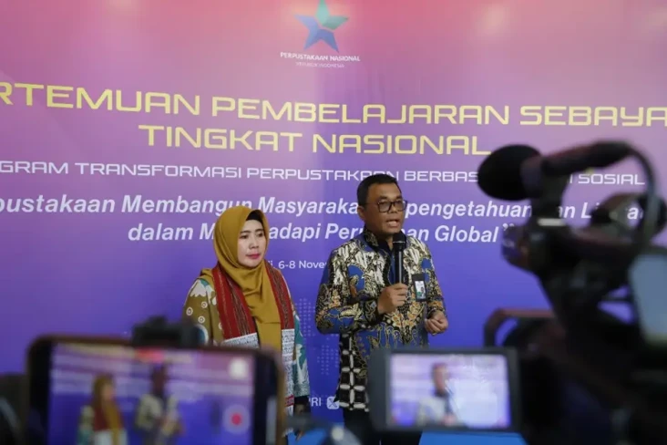 Perpusnas Dorong Transformasi...