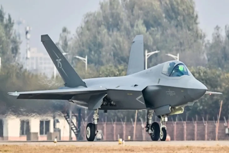 Pesawat J-35 China Belum...