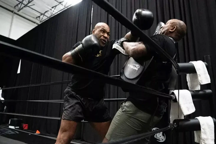 Mike Tyson KO Jake Paul...