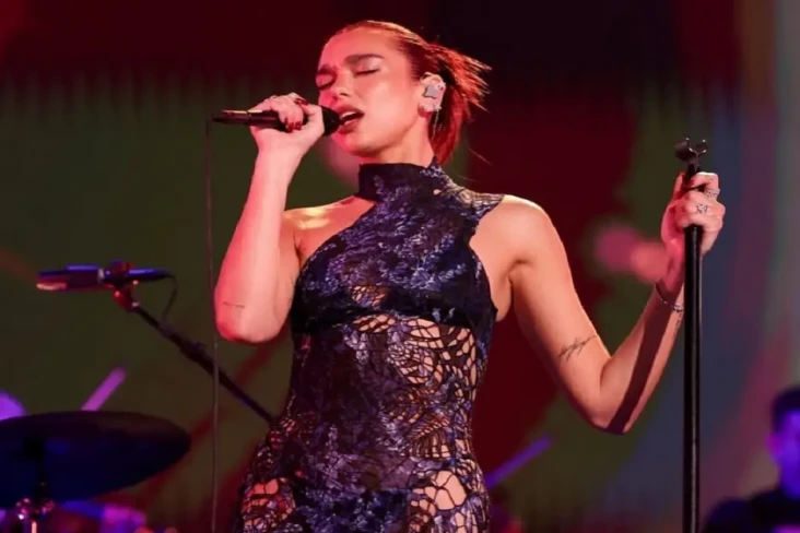 Dua Lipa Batal Konser...