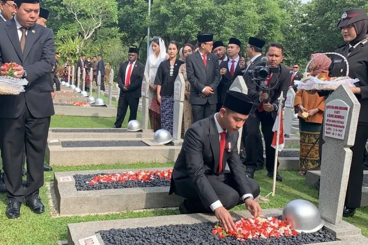 Wapres Gibran Pimpin...