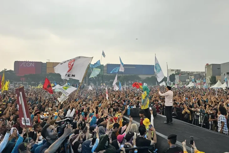 Kampanye Akbar Airin-Ade,...
