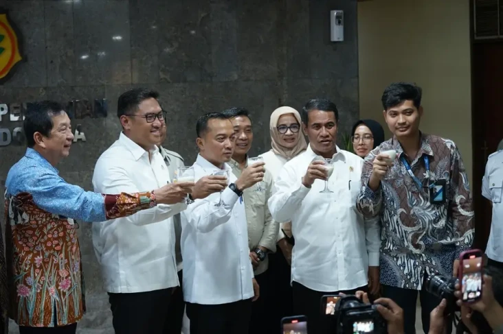 Peternak Menangis Atas...