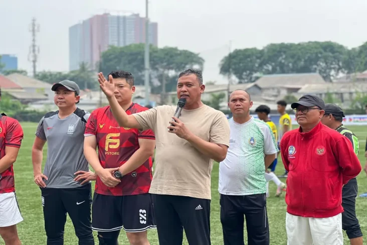 Tri Adhianto Adakan...