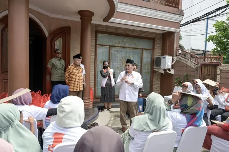 Suswono Dengarkan Curhatan...