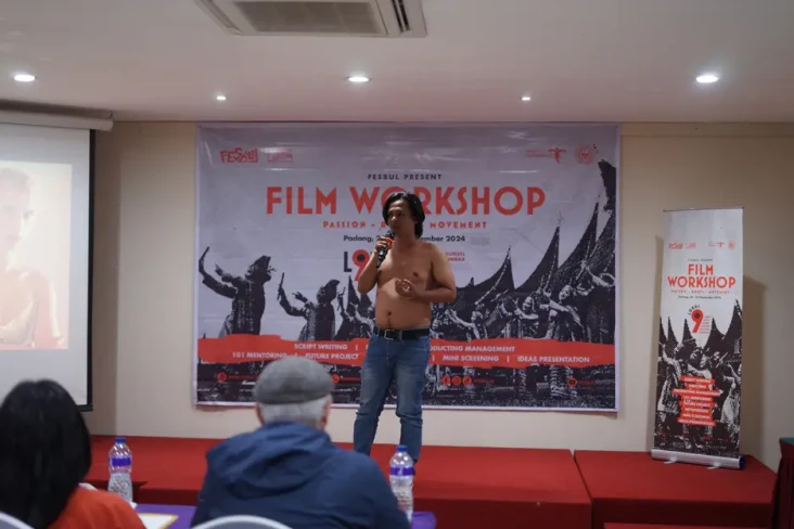 Film Perempuan dan Ufo...