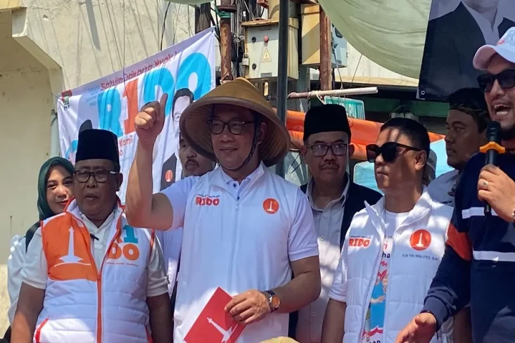Kunjungi Warga Muara...