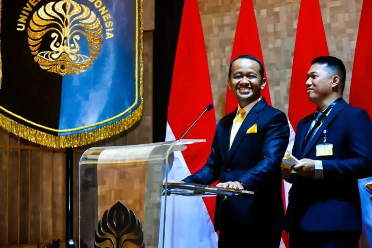 UI Tangguhkan Kelulusan...