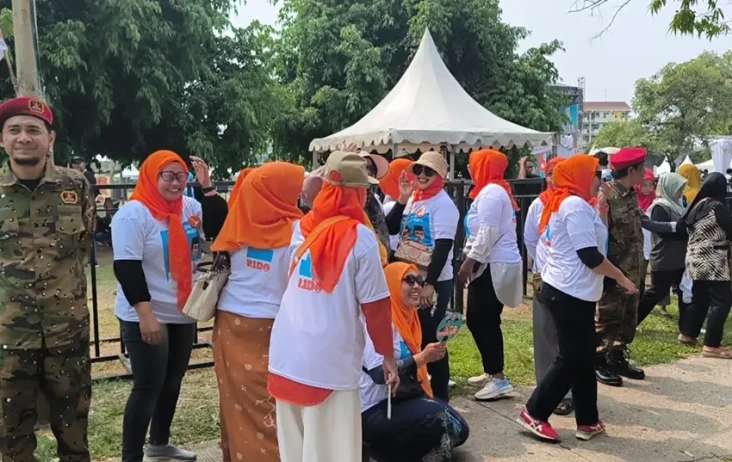 20.000 Warga Padati...