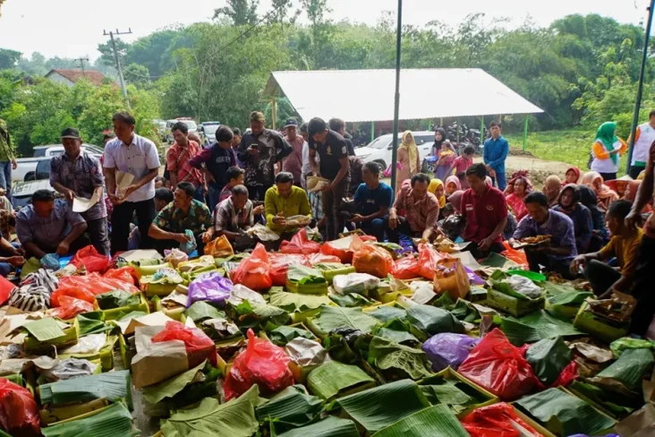Warga Ngawi Syukuran...