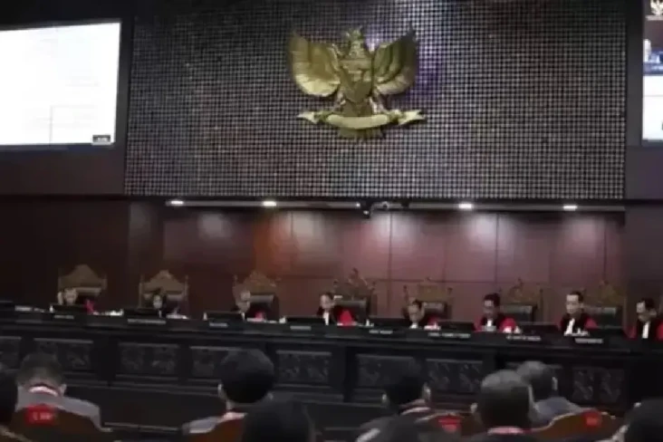 MK Tolak Gugatan soal...