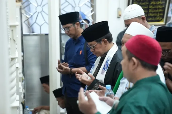 Pramono Anung Ziarah...