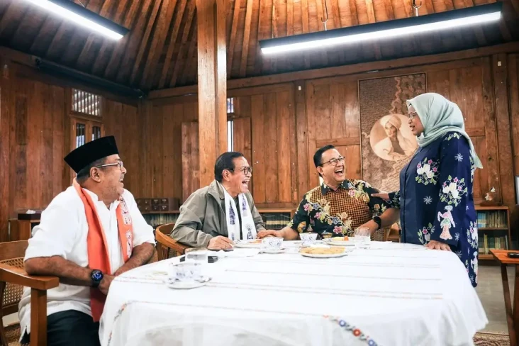 Anies Diskusi Bareng...