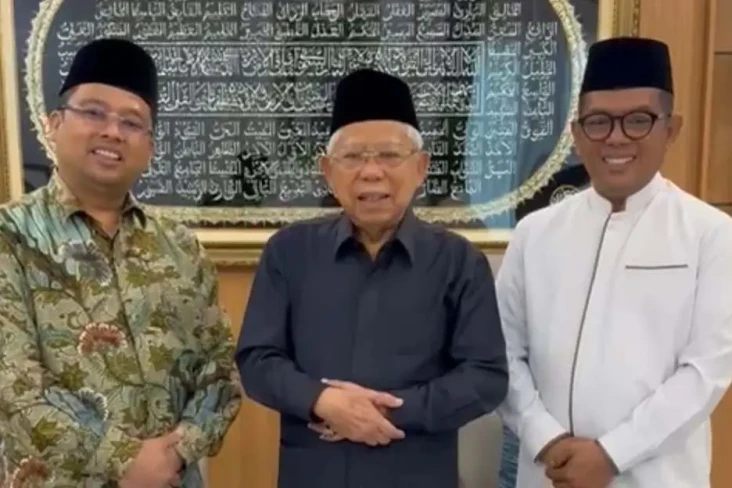Mantan Wapres KH Maruf...