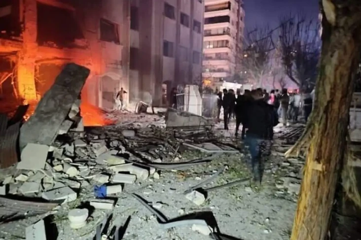 Israel Bombardir Ibu...