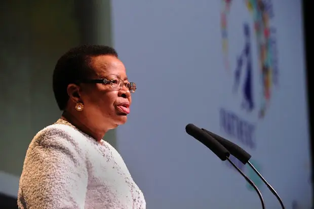 Istri Mandela Kecam...