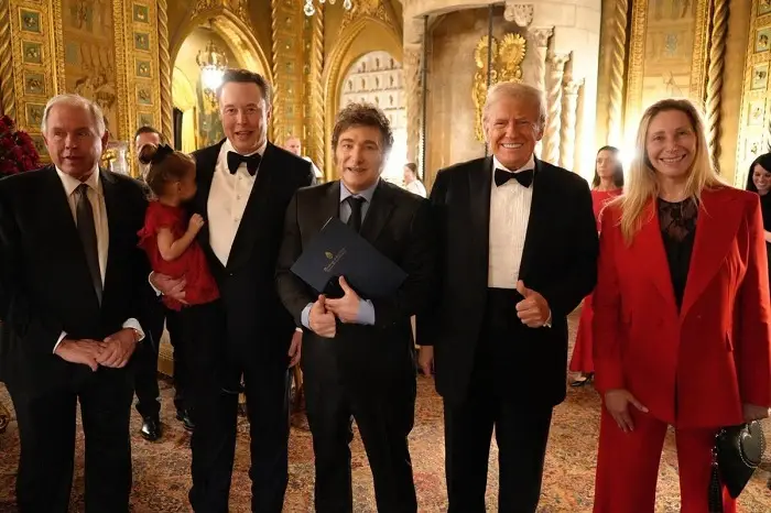 Elon Musk Bertemu Duta...