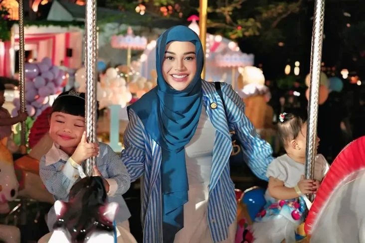 Aurel Hermansyah Dilarikan...