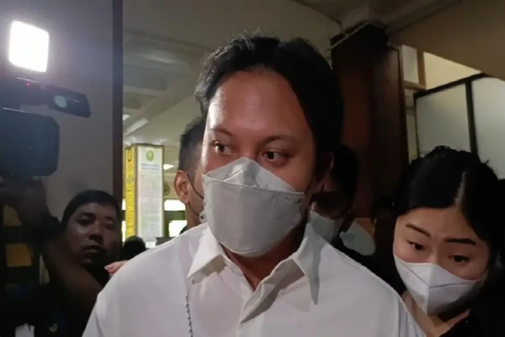 Rizky Febian Bungkam...
