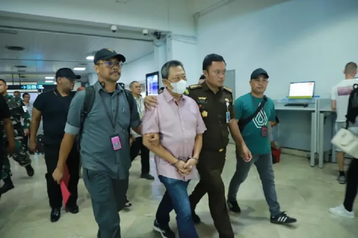 Hendry Lie, Tersangka...