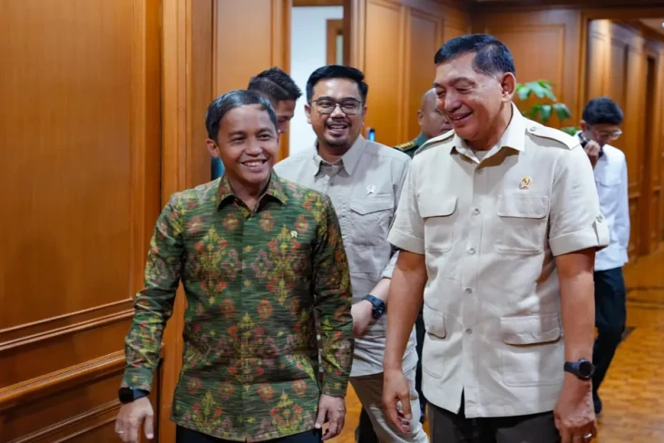 Terima Kunjungan Menhan,...