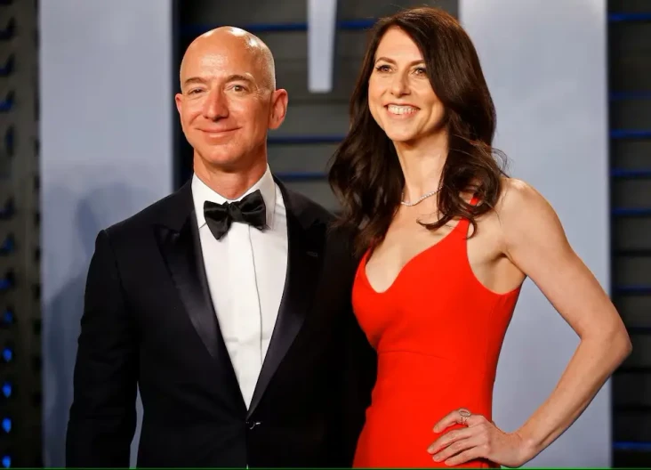 Kontras! Jeff Bezos...