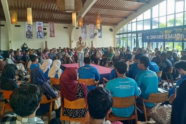 Anak Muda Bersuara,...