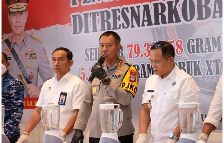 Bongkar Kasus Narkotika,...