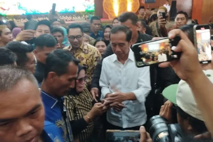 Ridwan Kamil Dapat Aspirasi...