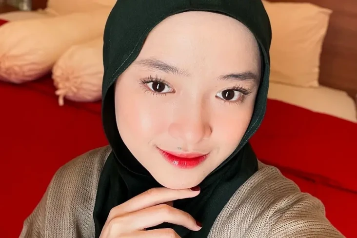 Nissa Sabyan dan Ayus...