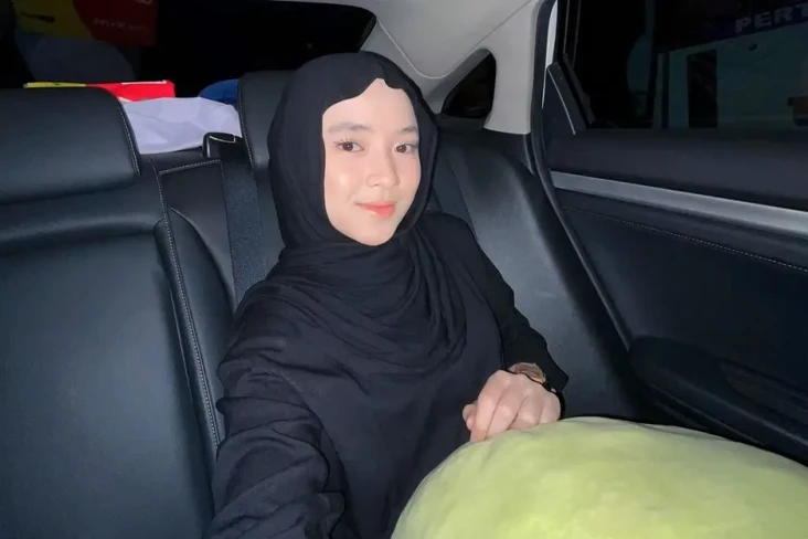 Nissa Sabyan dan Ayus...