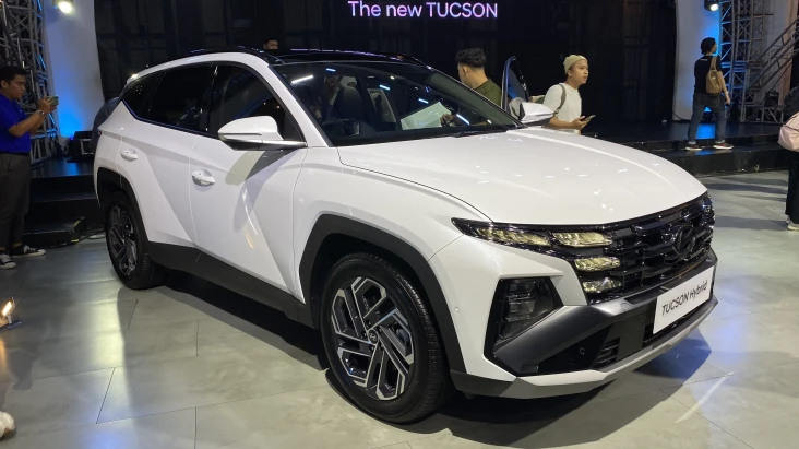 Hyundai Tucson vs Mobil...