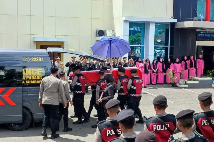 Diterbangkan ke Makassar...
