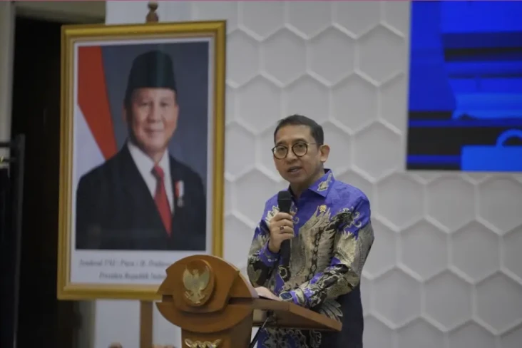 Menteri Kebudayaan akan...