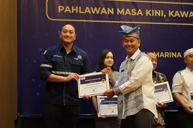 Bayar Pajak Tepat Waktu,...