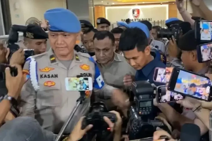 Kasus Pemerasan SYL,...