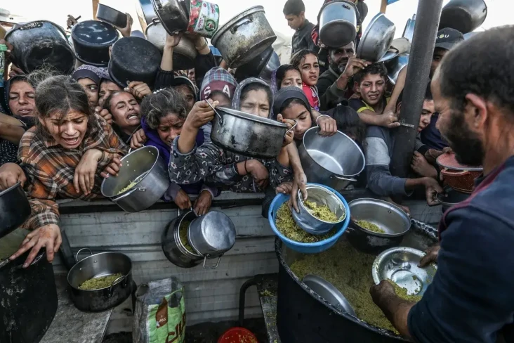Kelaparan Melanda Gaza,...