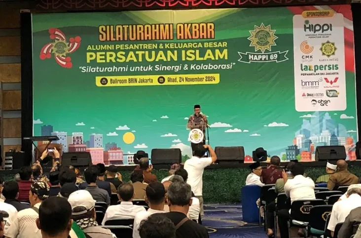 Alumni Pesantren Persis...