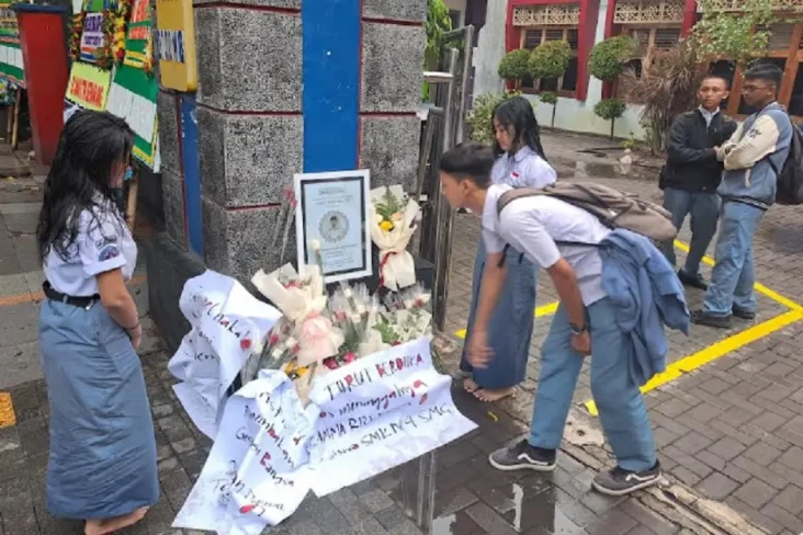 Sanggah Gamma Anggota...