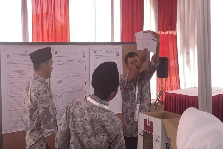 Pramono Anung-Rano Karno...