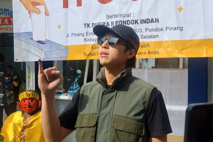 Nyoblos di TPS 025 Pondok...