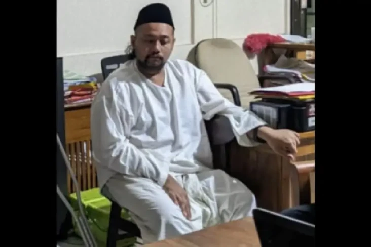 Gempar, Guru Madrasah...