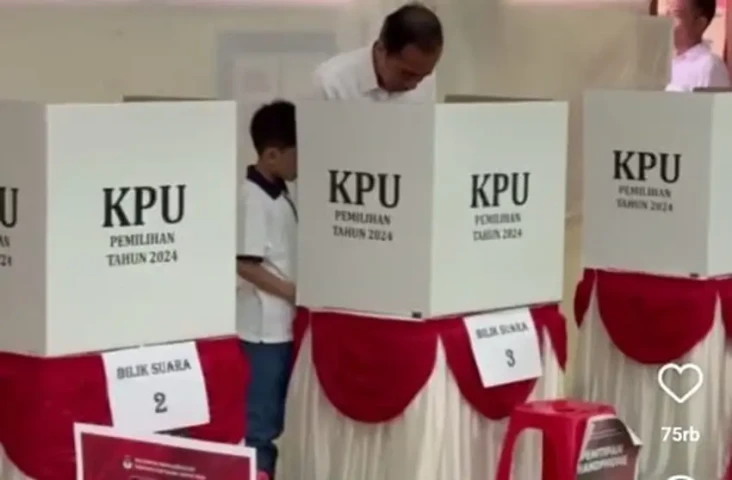 Momen Jokowi Nyoblos...
