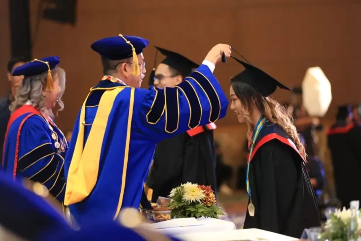 Wisuda ke-66 UKRIDA,...