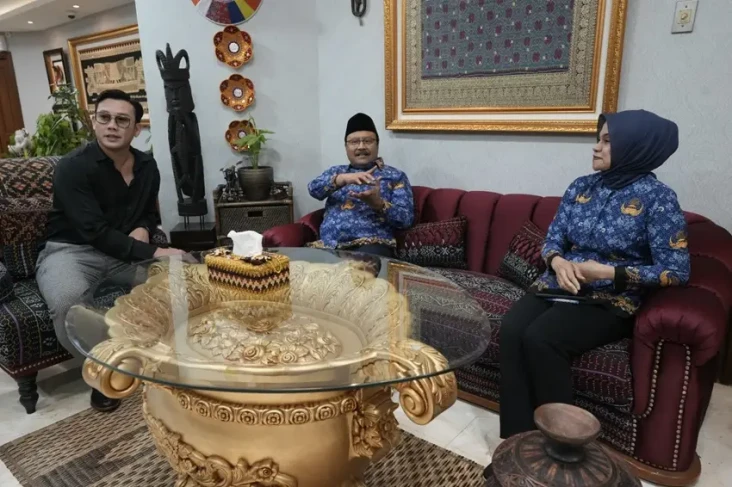 Agus Salim Jangan Sedih,...
