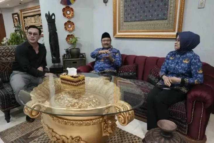 Novi Ditantang Alvin...