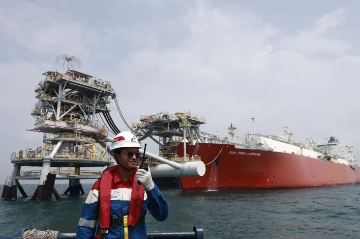 PGN LNG Indonesia Cetak...