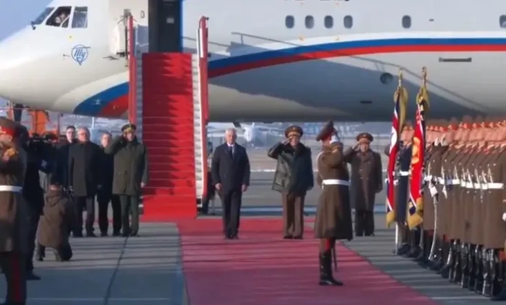 Menhan Rusia Kunjungi...