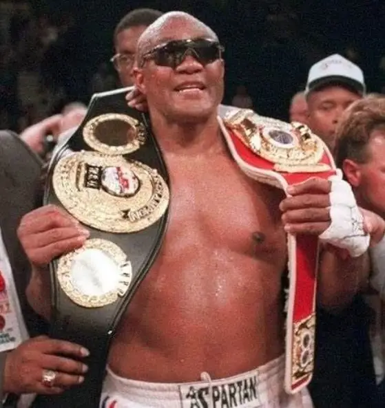 3 Kehebatan George Foreman...